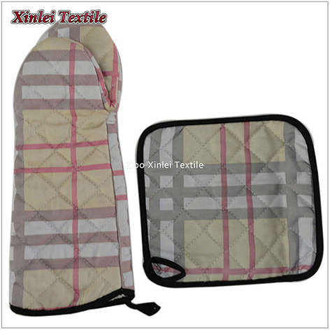 2 polyester oven mitten& potholder.jpg